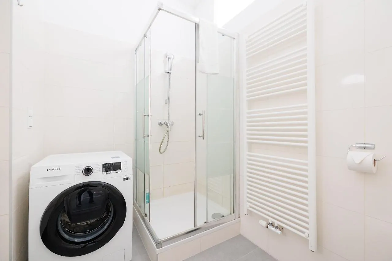 Central City Apartment - 2 Bedroom With Netflix Vienna