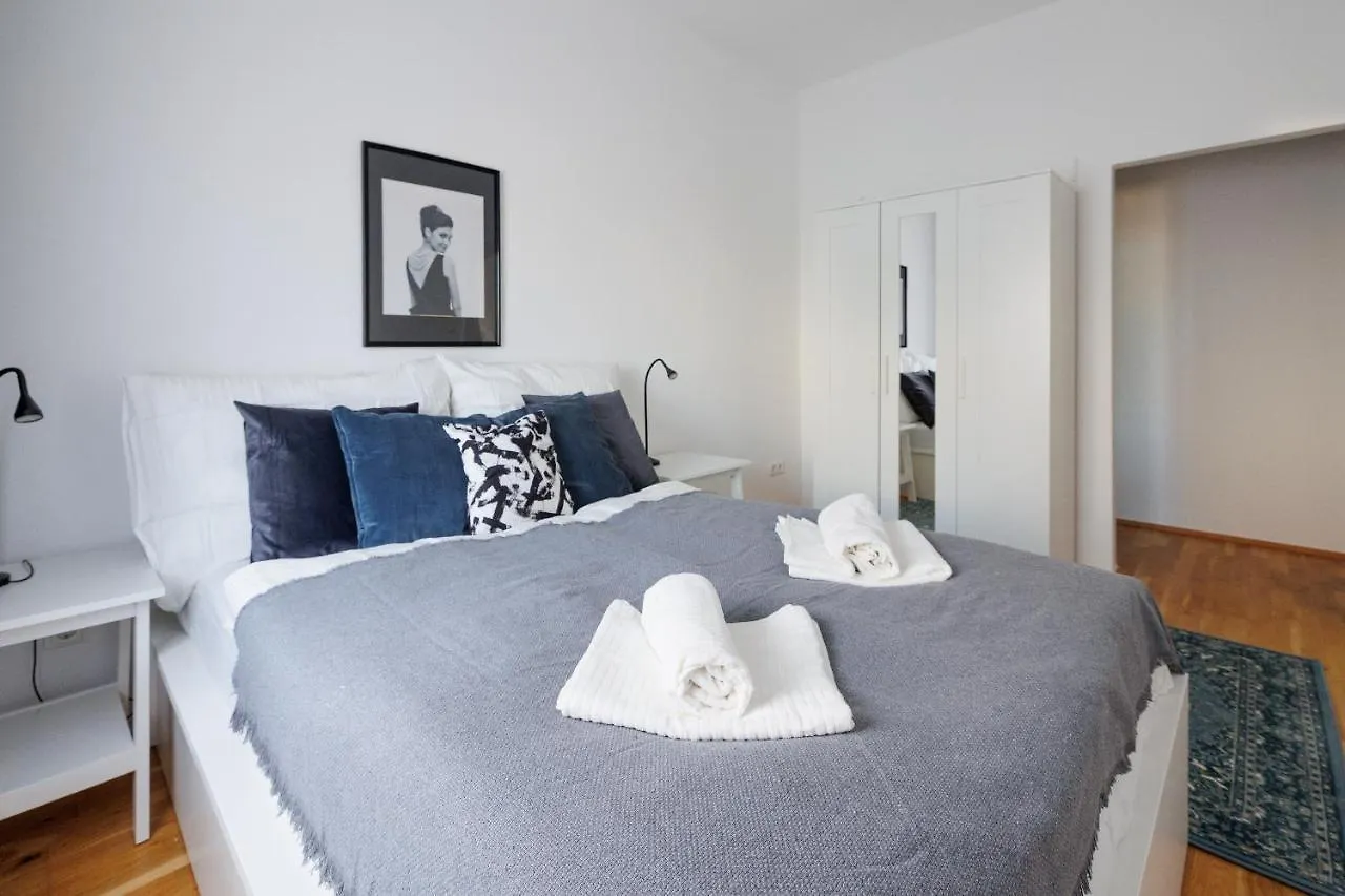Central City Apartment - 2 Bedroom With Netflix Vienna