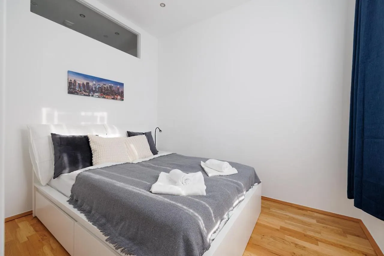 Central City Apartment - 2 Bedroom With Netflix Vienna 0*,  Austria