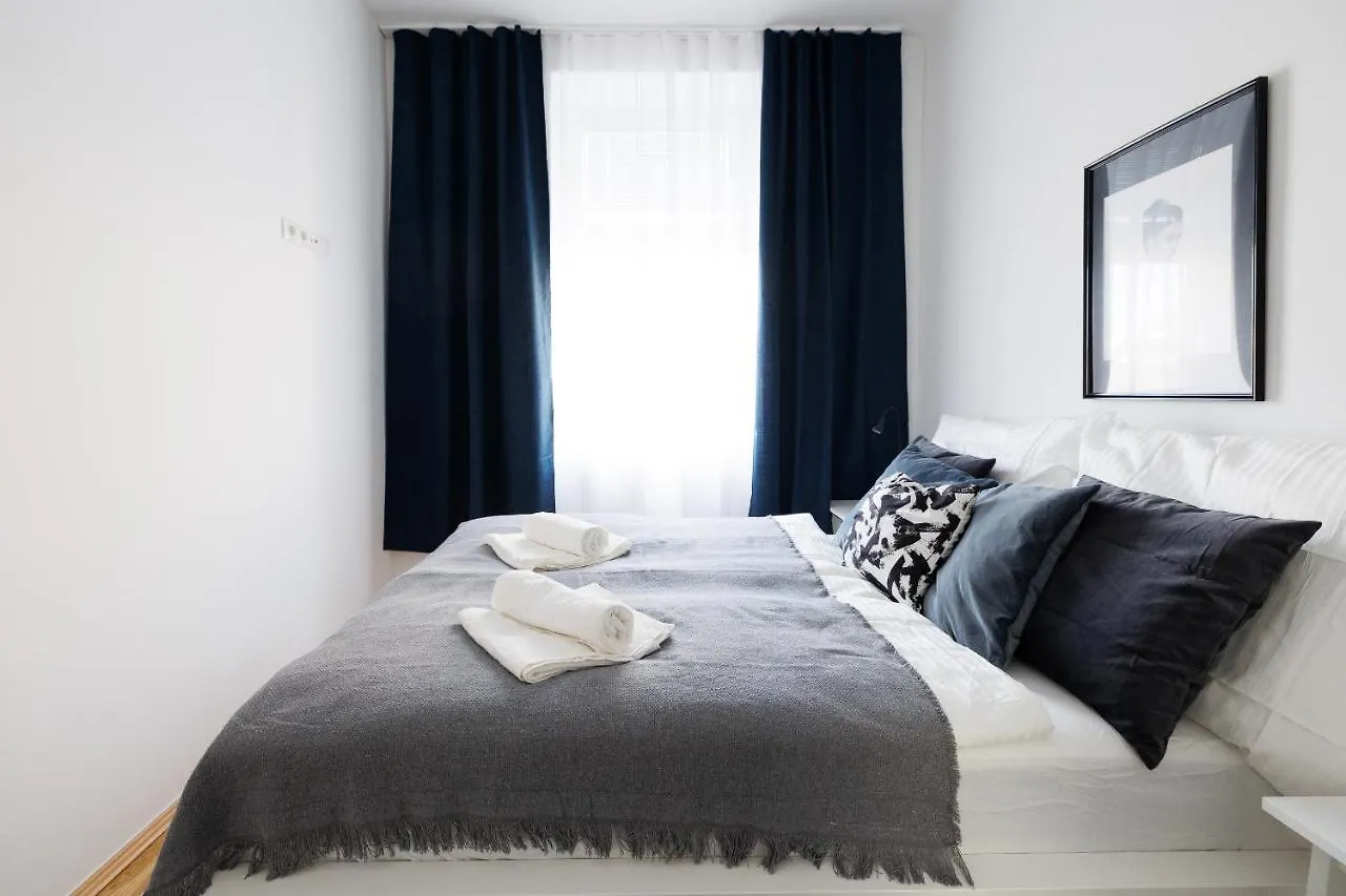 Central City Apartment - 2 Bedroom With Netflix Vienna