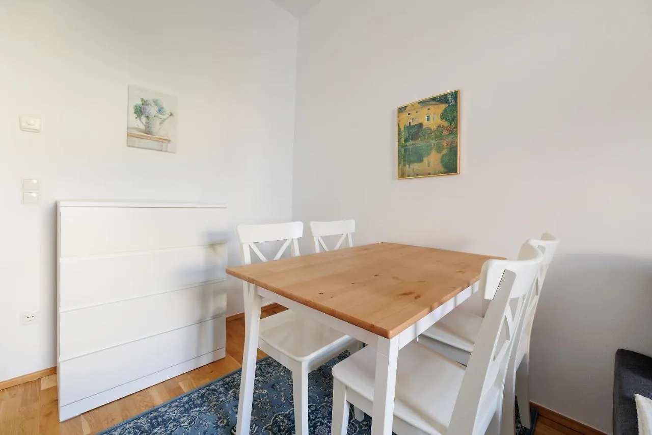 Central City Apartment - 2 Bedroom With Netflix Vienna 0*,