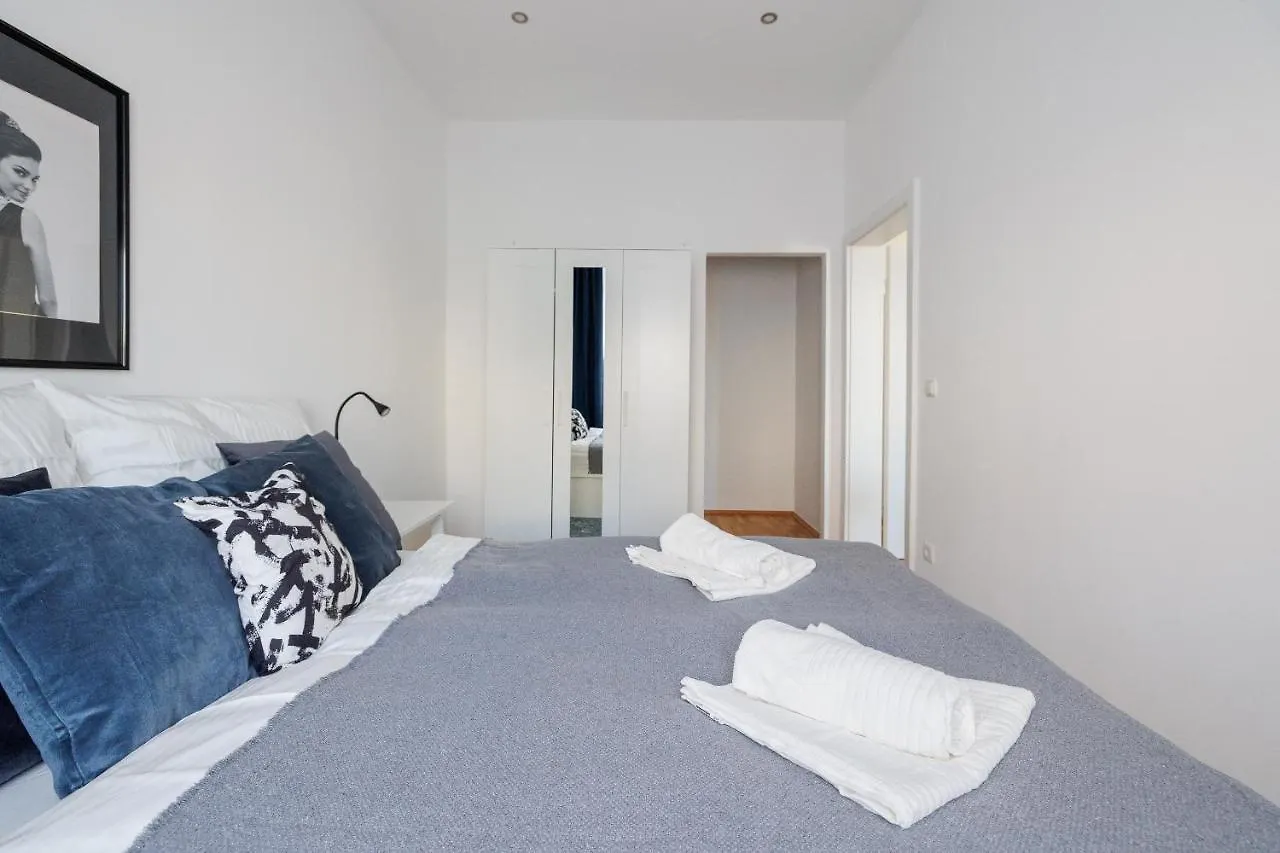 Central City Apartment - 2 Bedroom With Netflix Vienna